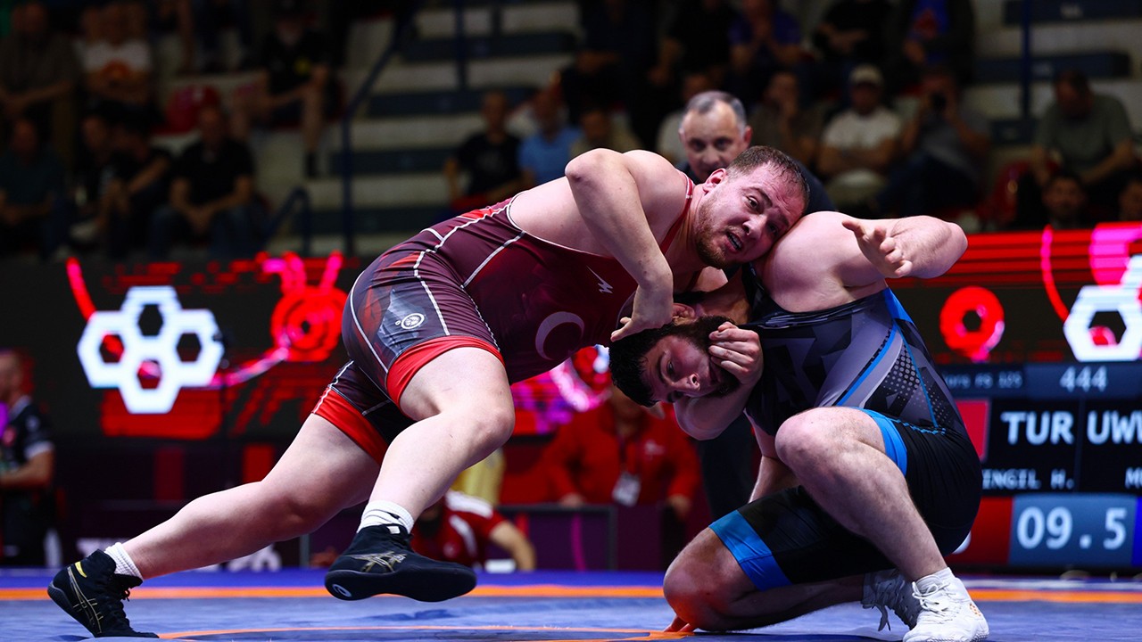 Milli güreşçi Hakan Büyükçıngıl, Avrupa üçüncüsü oldu