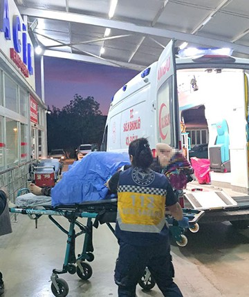 Baba tartıştığı kızını bıçakla yaraladı