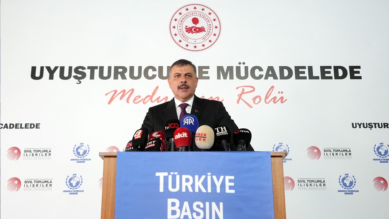İçişleri Bakanı Çiftçi, "Uyuşturucu ile Mücadelede Medyanın Rolü" paneline katıldı