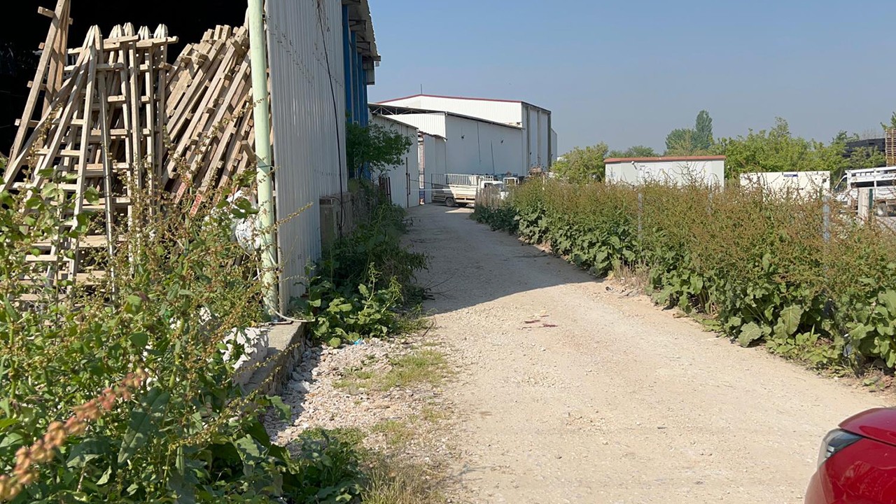 Borcunu ödemediği için icra takibi başlatan avukatı öldürdü, kız kardeşini yaraladı