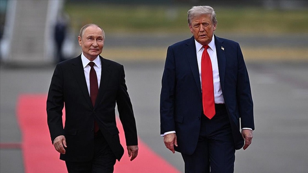Trump ile Putin’den kritik görüşme