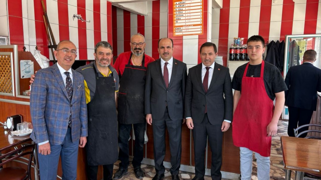 Konya'nın başkanları Karaman Caddesi'nde esnaf ve vatandaşlarla buluştu