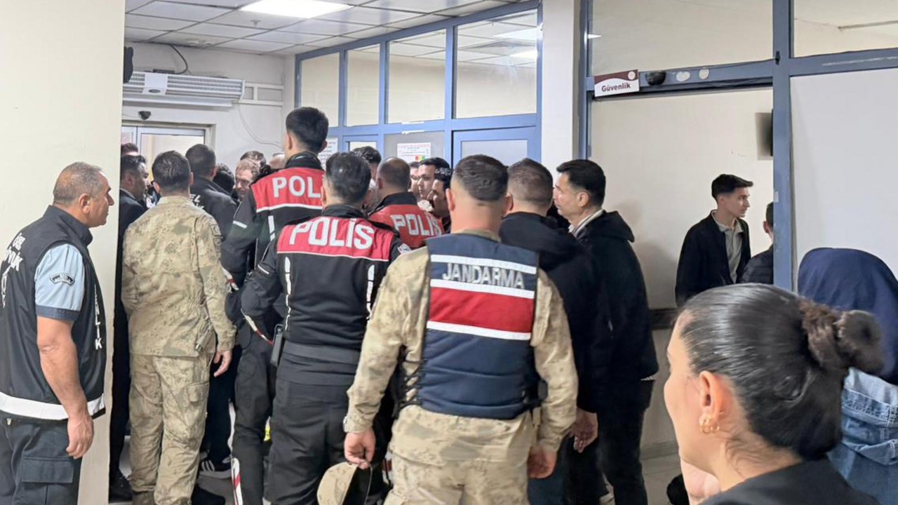 Ortaokul öğrencisi tüfekle oynarken kazara arkadaşını vurdu