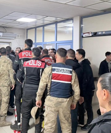 Ortaokul öğrencisi tüfekle oynarken kazara arkadaşını vurdu