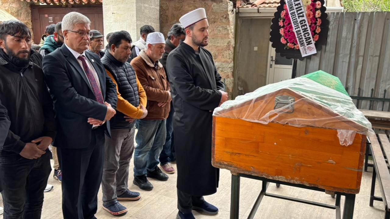 Tüfekle vurularak hayatını kaybeden 14 yaşındaki Gizem Özdemir son yolculuğuna uğurlandı
