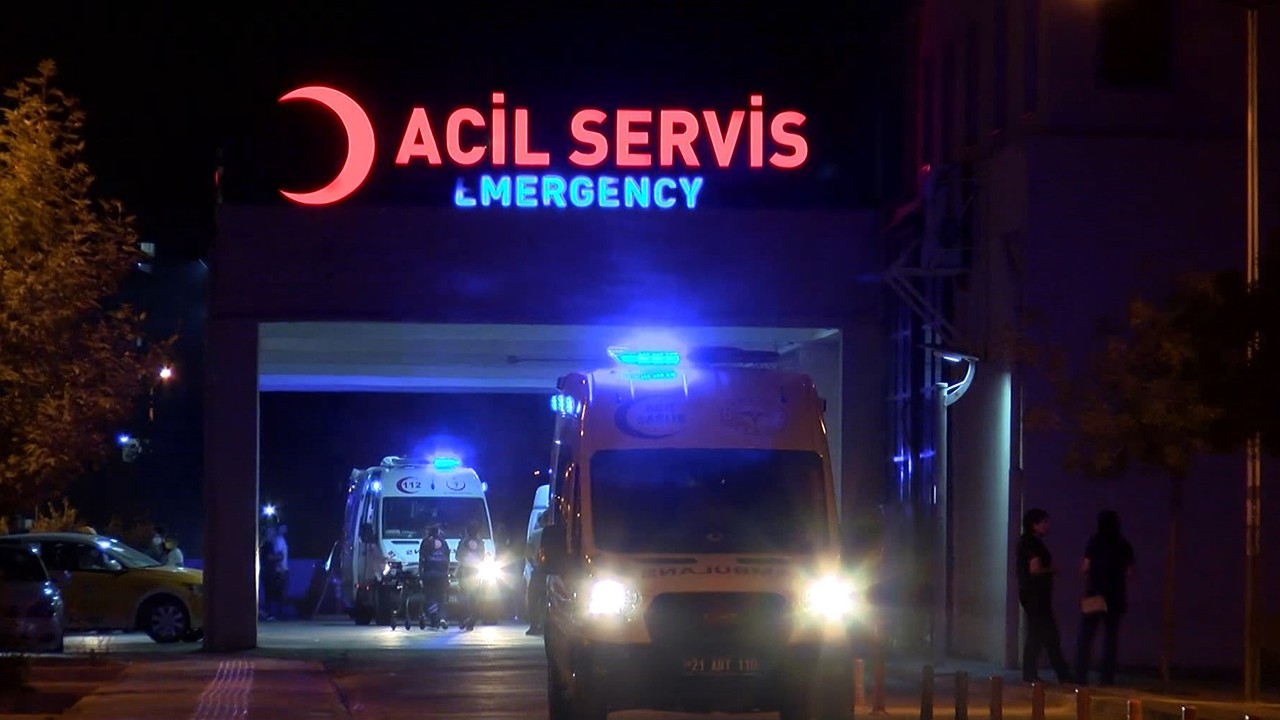 Kutlamalarda başına yorgun mermi isabet eden kişi ağır yaralandı