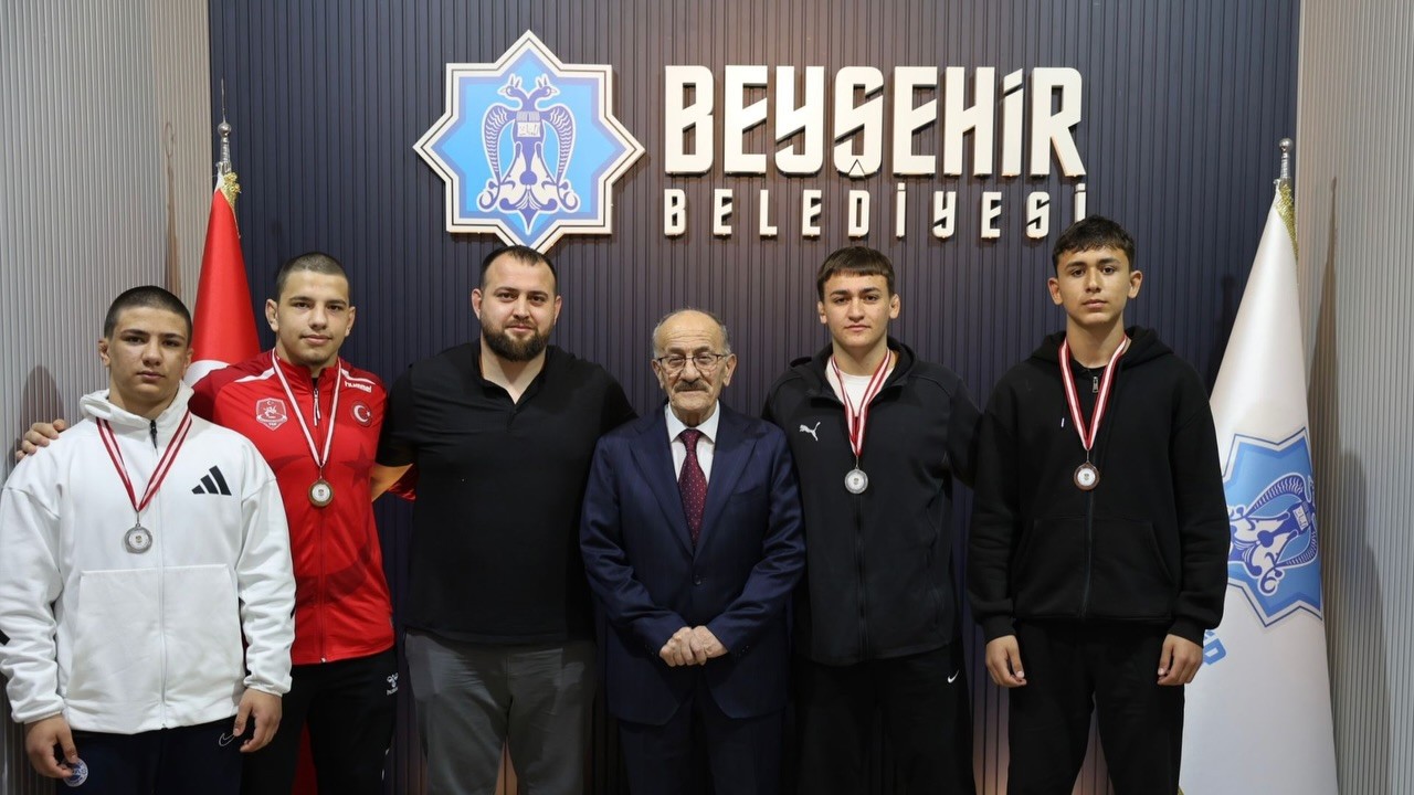 Konya’nın güreşte gururu: Beyşehirli pehlivanlardan madalya yağmuru