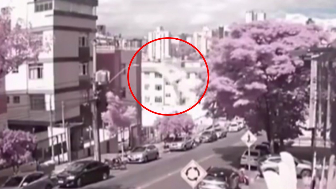 3 katlı apartmana uçak çarptı! 3 ölü 2 yaralı