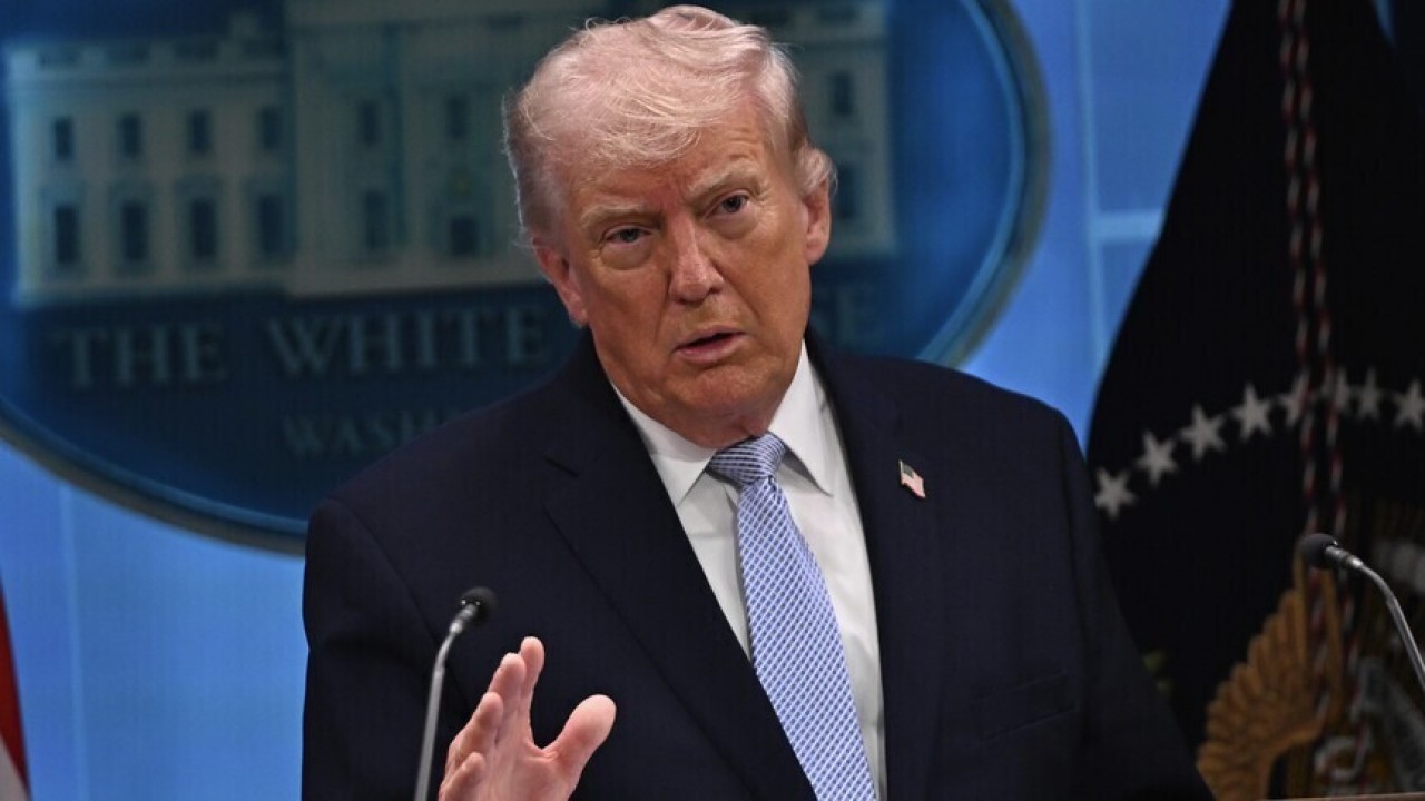 ABD Başkanı Trump'tan İran'a "beyaz bayrağı sallayın" çağrısı