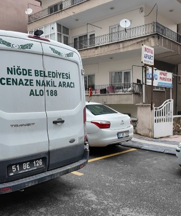 Bir kişi apart dairede ölü bulundu