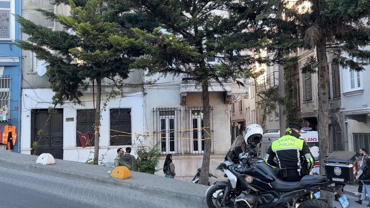 28 yaşındaki Ramazan evinde ölü bulundu; kız arkadaşı gözaltına alındı