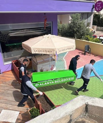 Hostelde kalan adam ölü bulundu
