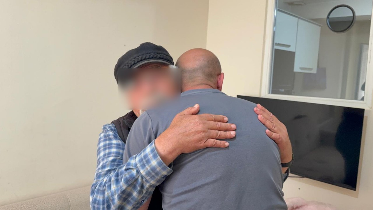 İBAN'ları arkadaşıyla paylaştı, 71 yaşındaki babasıyla aynı koğuşta hapis yattı