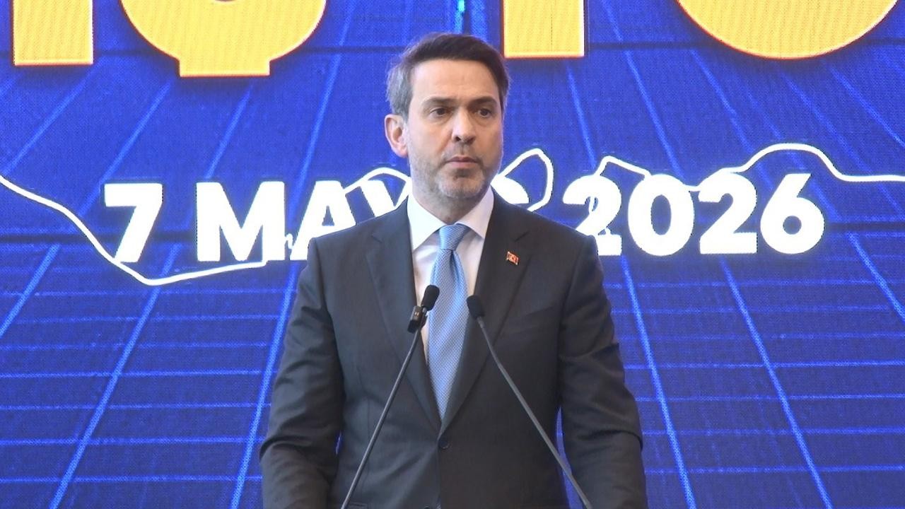 Bakan Bayraktar güneş enerjisinin zirveye çıkacağını aktardı