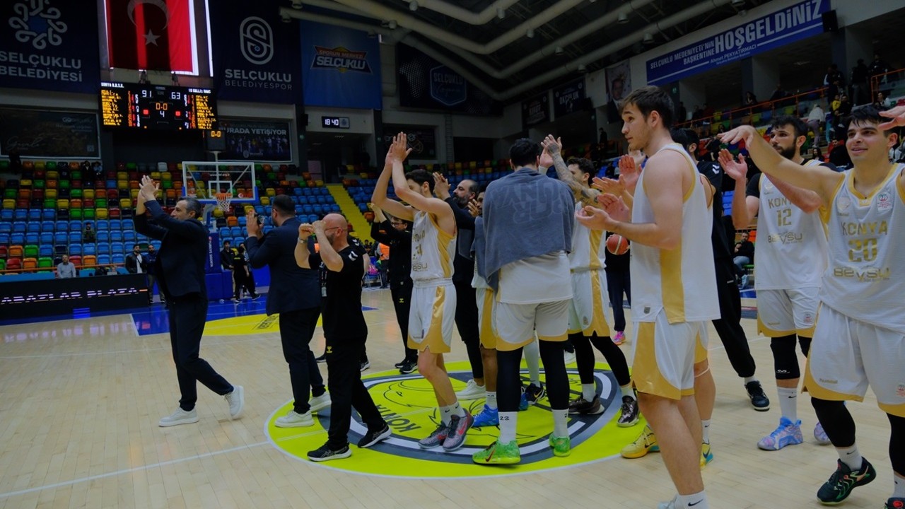 Büyükşehir Belediyespor Fenerbahçe Koleji Rams’ı mağlup ederek  adını yarı finale yazdırdı