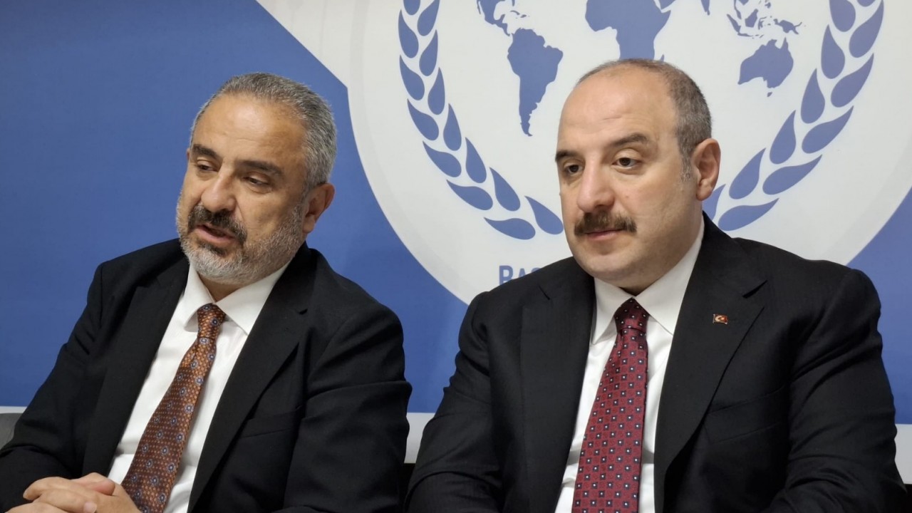 Mustafa Varank: Özgür Özel o arabayı iade etmelidir
