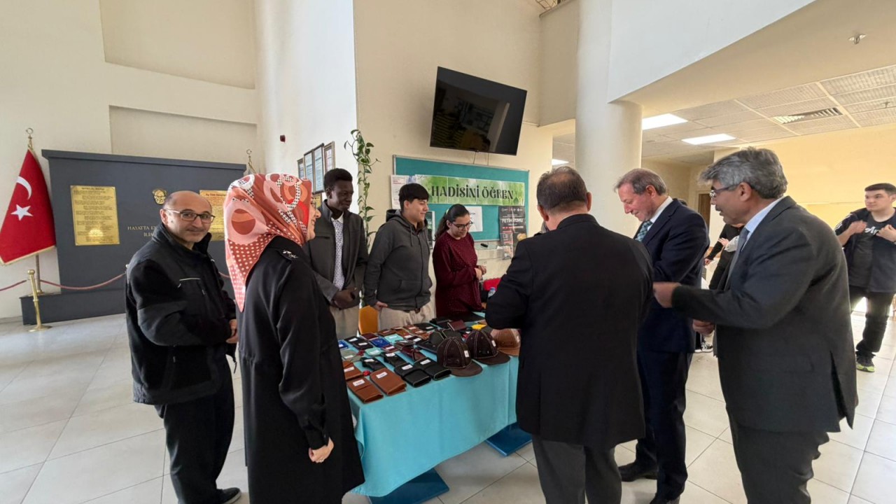 Konya’da öğrenciler yararına alışveriş kermesi! 10 Mayıs’a kadar sürecek
