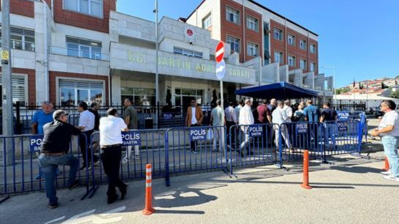 13 yaşındaki kız çocuğuna 'cinsel istismar' soruşturmasında 33 tutuklama