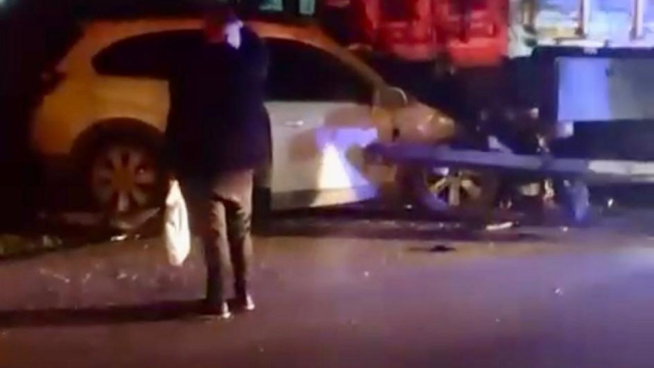 Tıra arkadan çarpan otomobilin sürücüsü ağır yaralandı