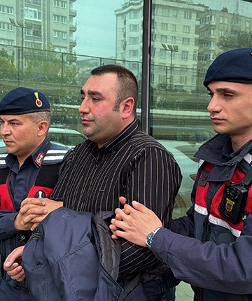 Babasını 8 kez tabancayla ateş ederek öldüren şüpheli adliyede