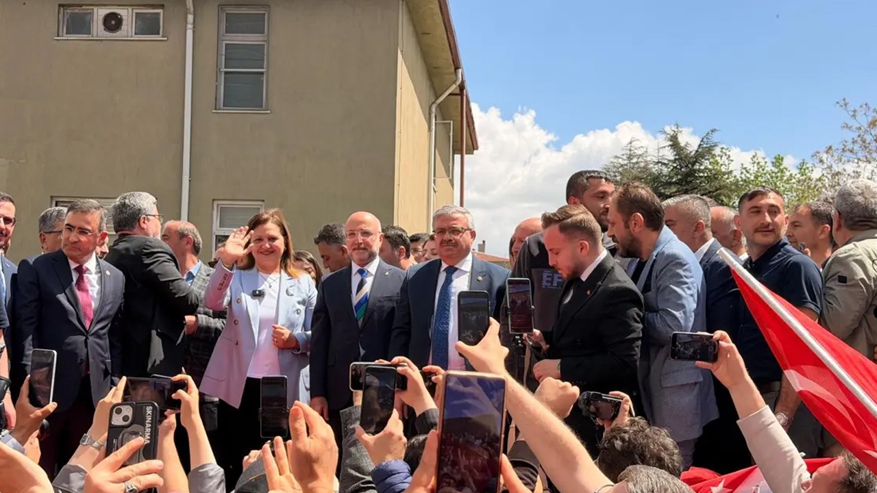 AK Parti'ye katılan Burcu Köksal: AK Parti'de hizmet etmeye devam edeceğim