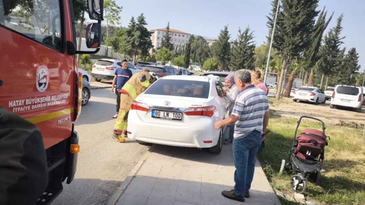 Kilitlenen otomobilde bebek mahsur kaldı: Annesi kriz geçirdi