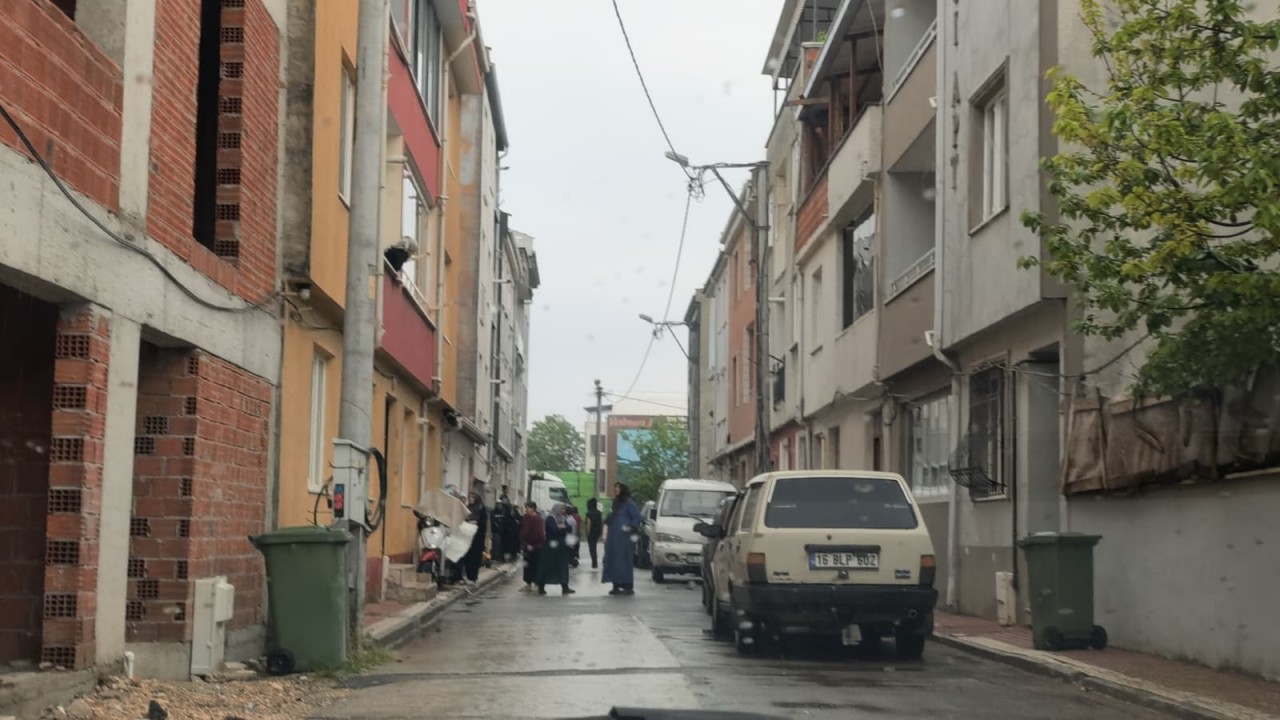 Balkondan düşen kadın ağır yaralandı