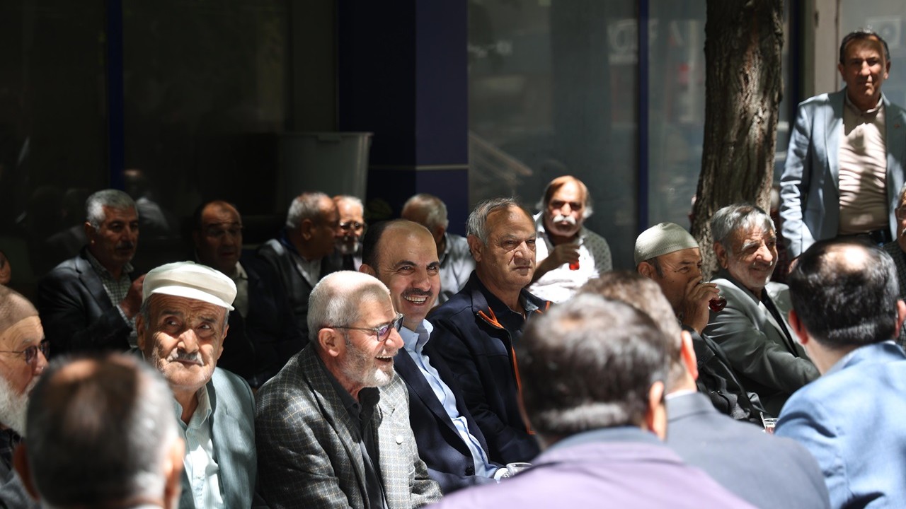 Başkan Altay Sarayönü’nde vatandaşlarla buluştu