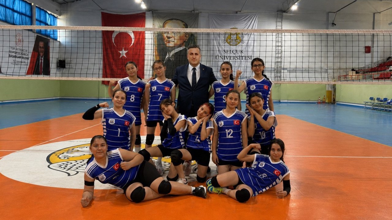 Ilgın Uğur Spor’dan çifte zafer: Genç kızlar set vermeden kazandı