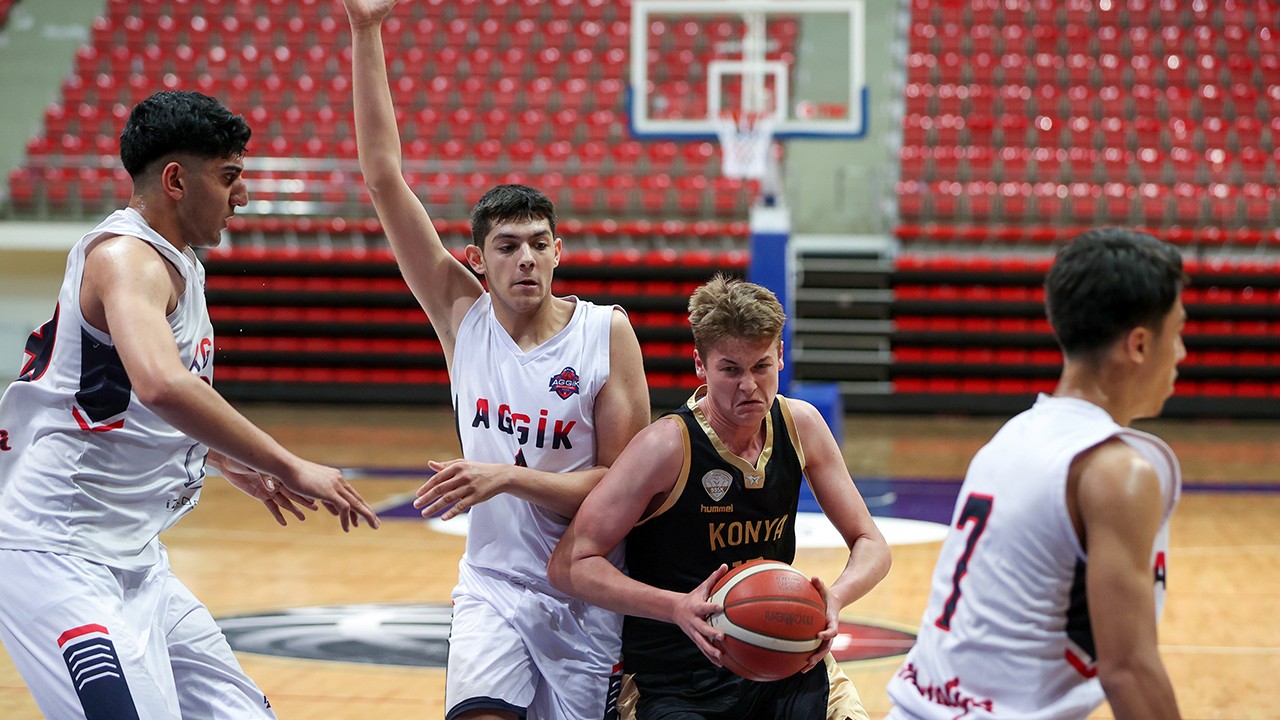 16 Yaş Altı Erkek Basketbol Türkiye Şampiyonası Konya'da başladı