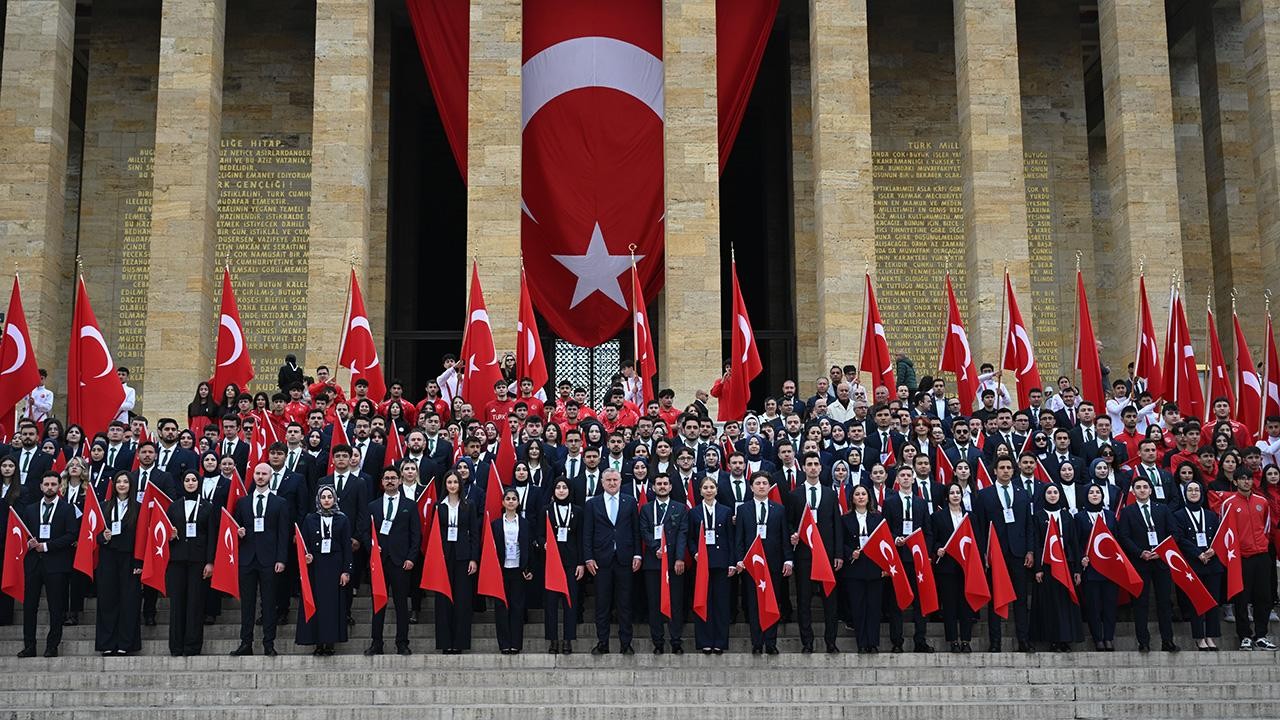 Gençler ve sporcular 19 Mayıs’ta Anıtkabir’de buluştu