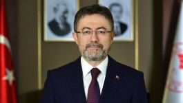 Bakan Yumaklı: Türkiye, koloni sayısında ve bal üretiminde AB'de 1'inci sırada
