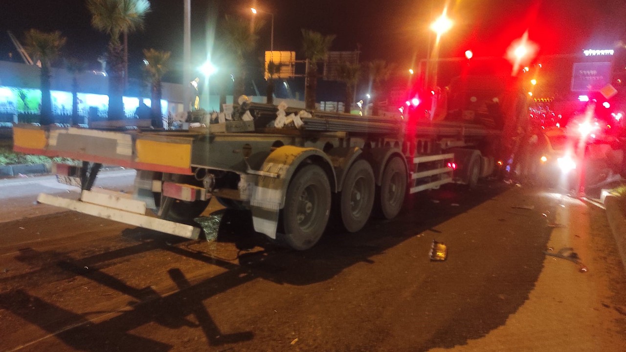 Feci kaza! Araçlar hurdaya döndü: 5 ölü, 6 yaralı