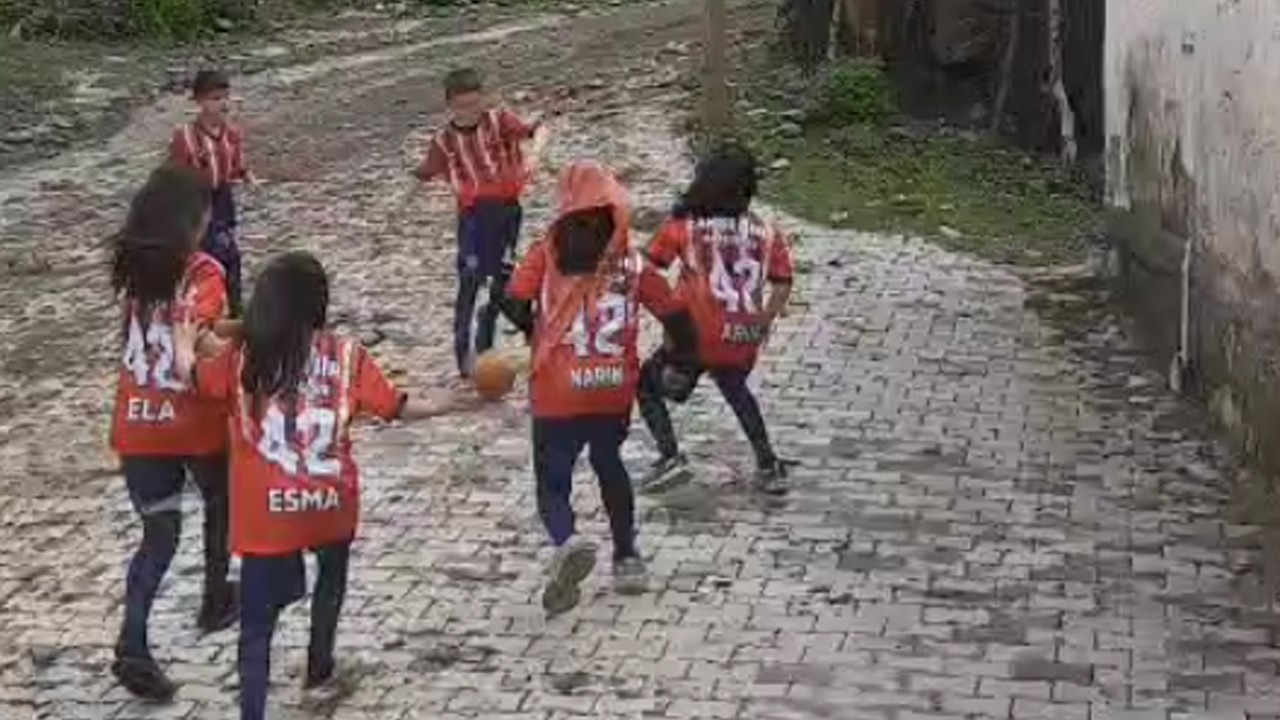 Akşehir’den Bitlis’e gönül köprüsü: Martı Spor Kulübü'nden anlamlı destek
