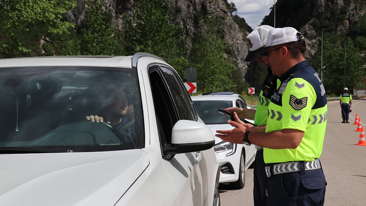 Yılda 14 milyon aracın geçtiği Isparta-Antalya kara yolunda tedbirler üst seviyede
