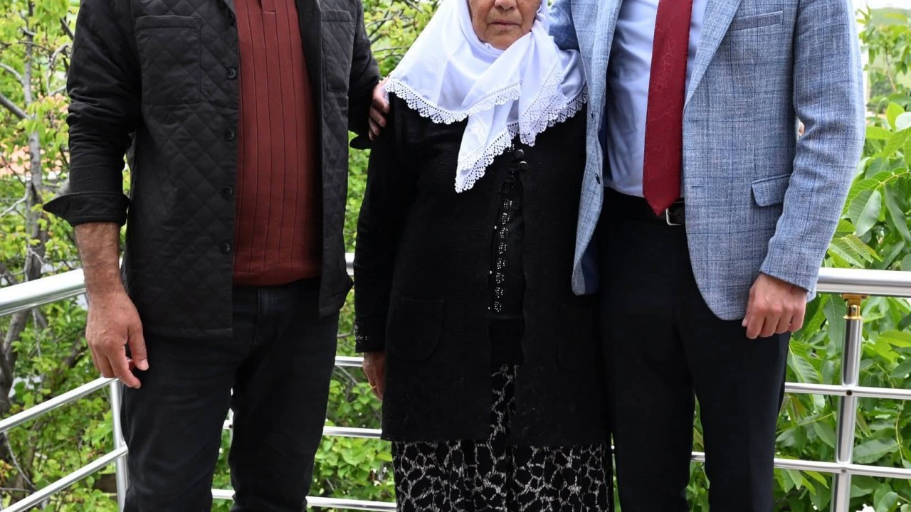 Kulu Kaymakamı Ömer Faruk Canpolat şehit ailelerine bayram ziyareti gerçekleştirdi