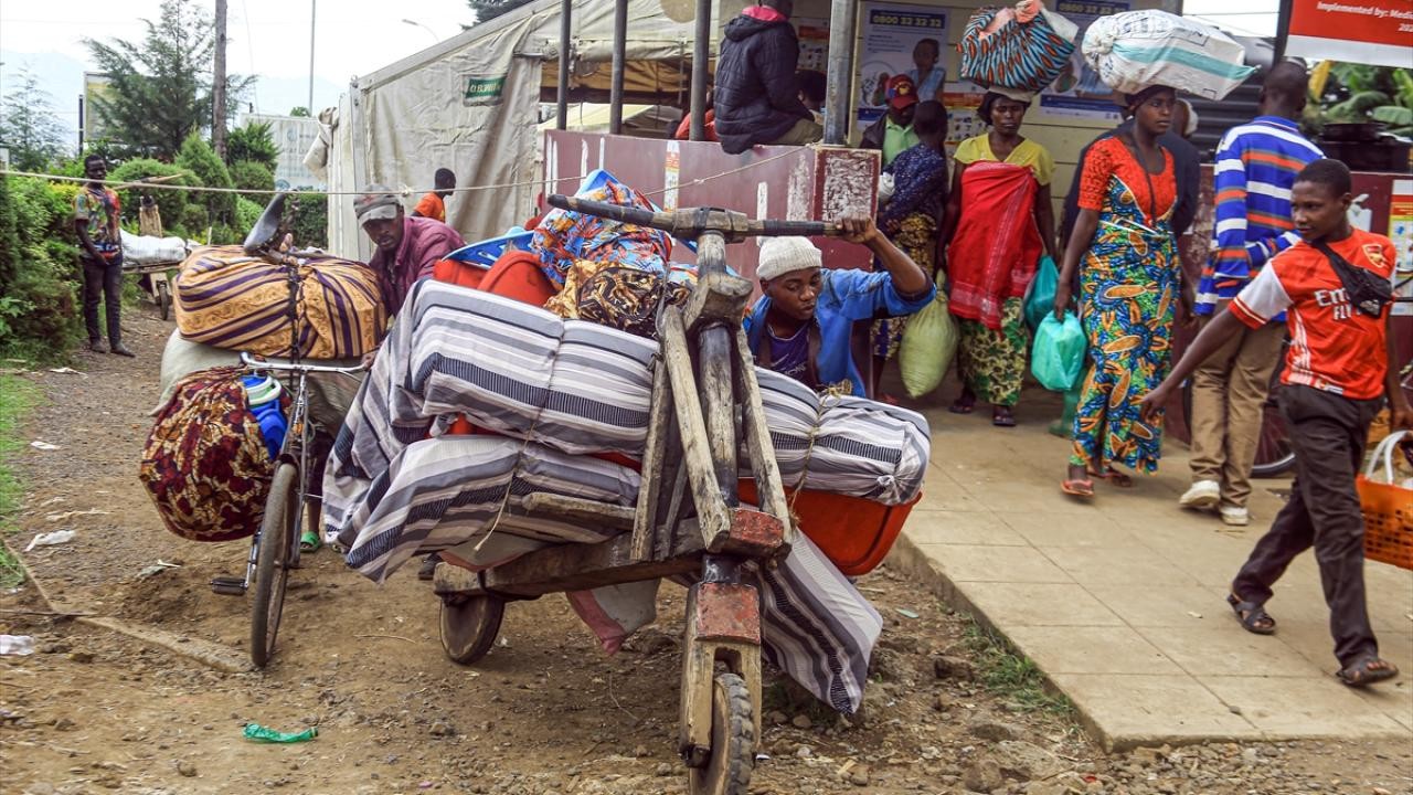 Ebola salgınında vaka sayısı 1000'i aştı