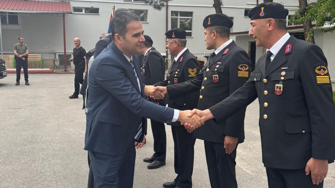 Kaymakam Akpınar’dan bayramda şehit aileleri ve güvenlik güçlerine ziyaret
