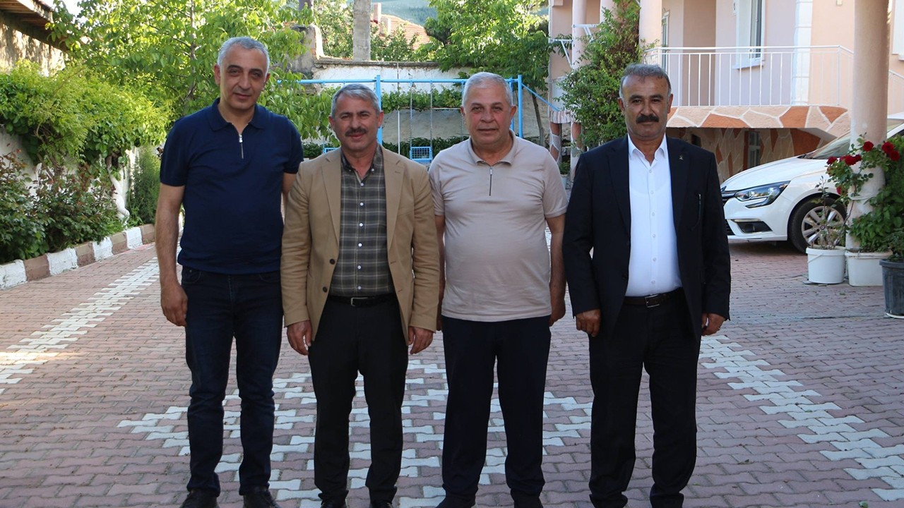 Başkan Günaltay esnaf ve vatandaşlarla bayramlaştı