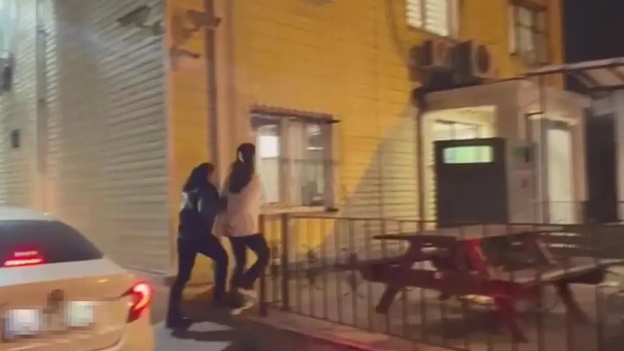 Bankada suçüstü yakalandı! Adli kontrolle serbest bırakıldı