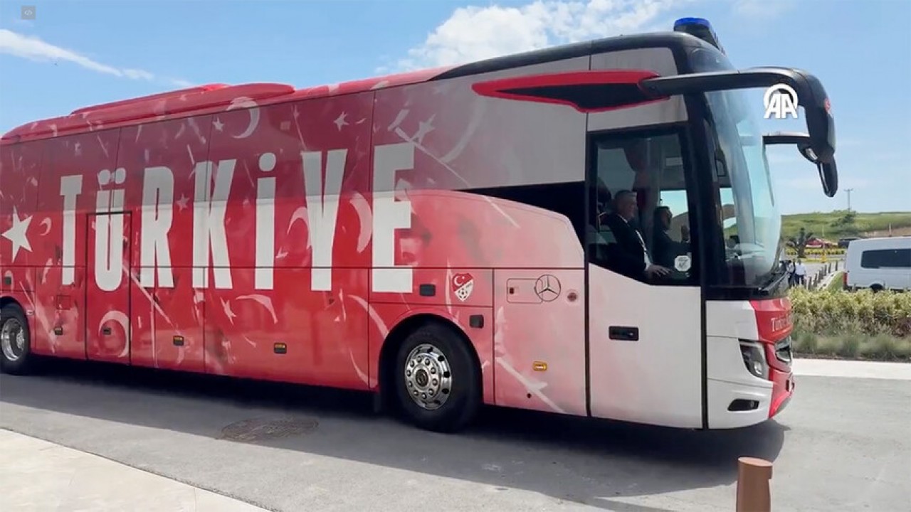 Dünya Kupası'nda mücadele edecek A Milli Futbol Takımımız, ABD'ye gitti