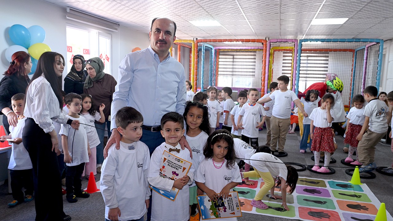 Başkan Altay bisiklet bilinci eğitimi alan anaokulu öğrencileriyle buluştu