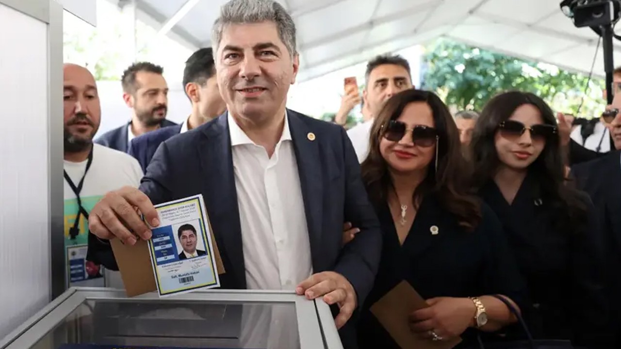 Hakan Safi: Aziz Yıldırım'ı tebrik ederim