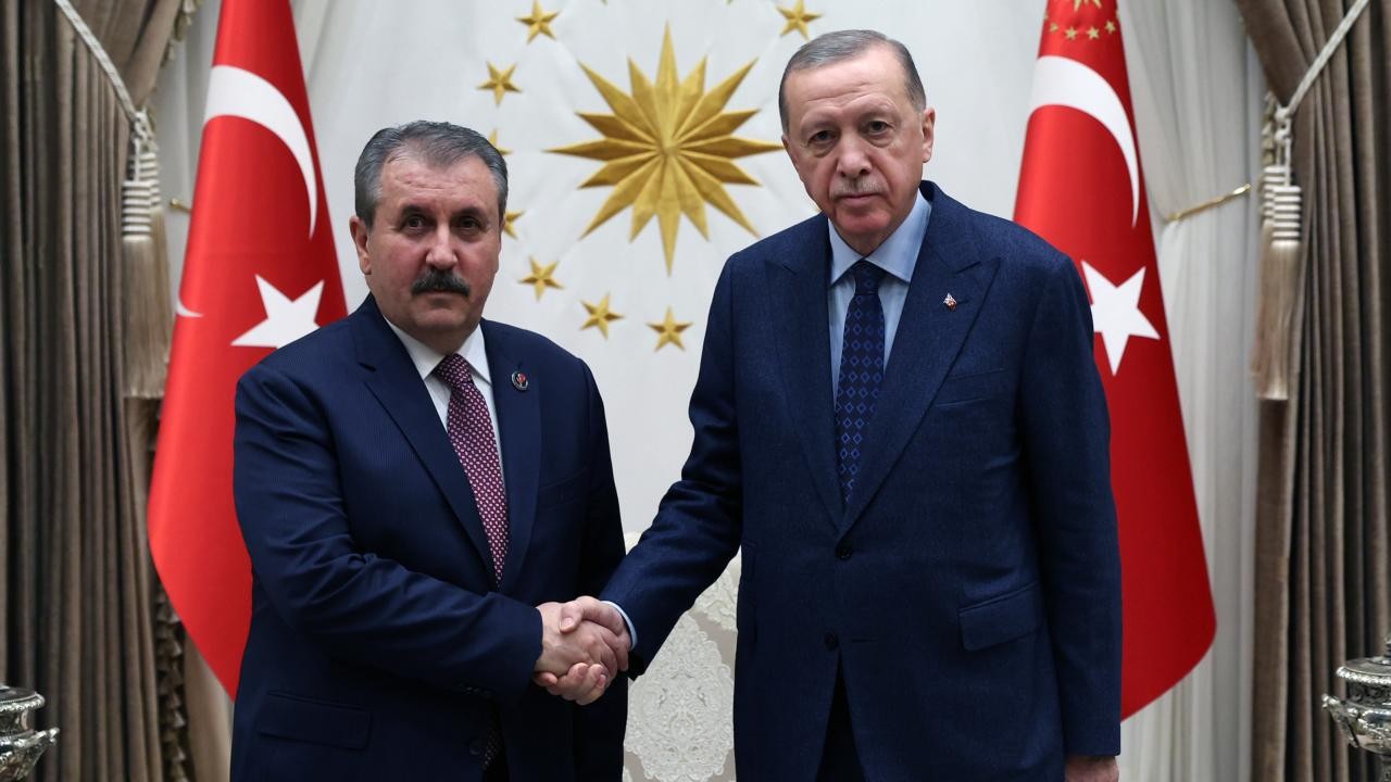 Cumhurbaşkanı Erdoğan, BBP Genel Başkanı Destici'yi tebrik etti