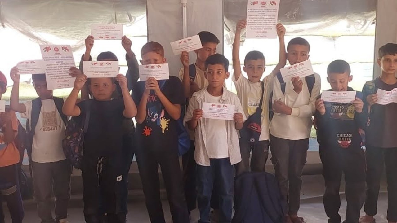 Gazze’de yetim ve öksüz çocuklara bayram harçlığı ulaştırıldı