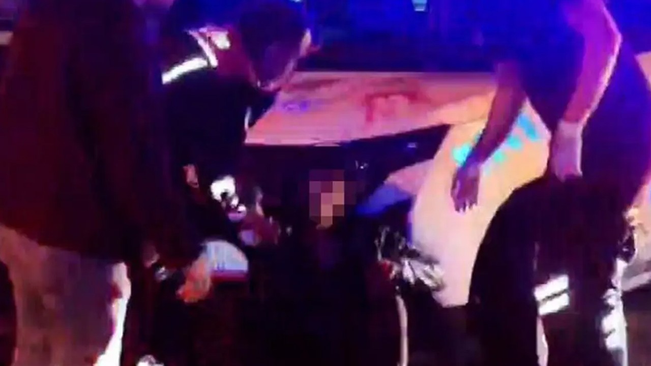 Kızını kaçıran kişinin kulağını falçatayla kesip kopardı