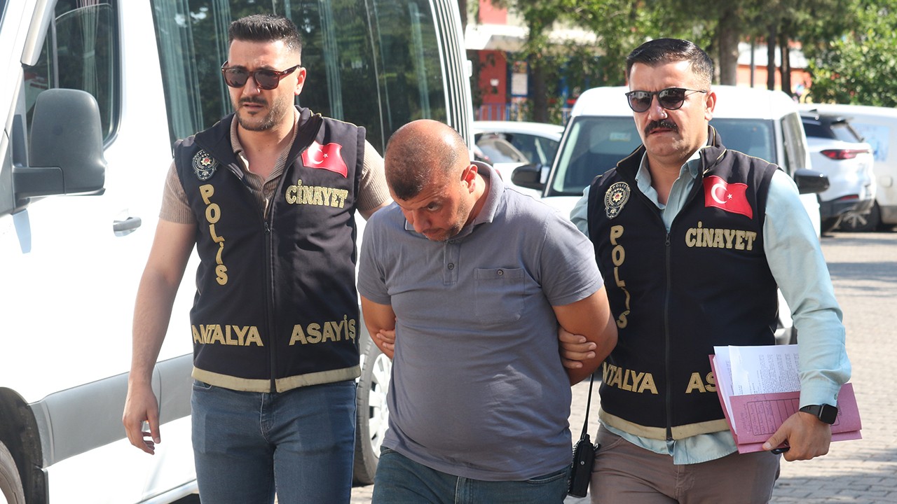 Tayin tartışmasında eşi ve kayınpederini öldüren şüpheli adliyede