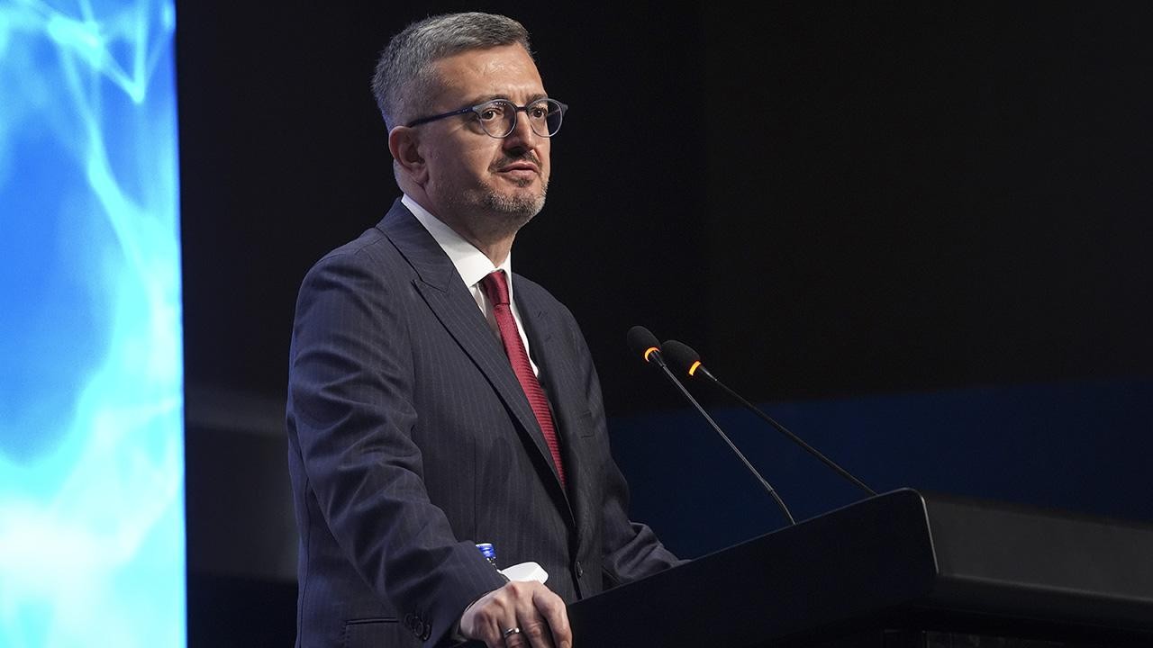 İletişim Başkanı Duran, YKS'ye girecek öğrencilere başarı diledi