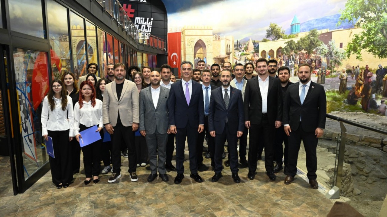 Konya Büyükşehir-ASELSAN iş birliğiyle yürütülen "ENGINEERHUB"ta geleceğin mühendisleri sertifikalarını aldı