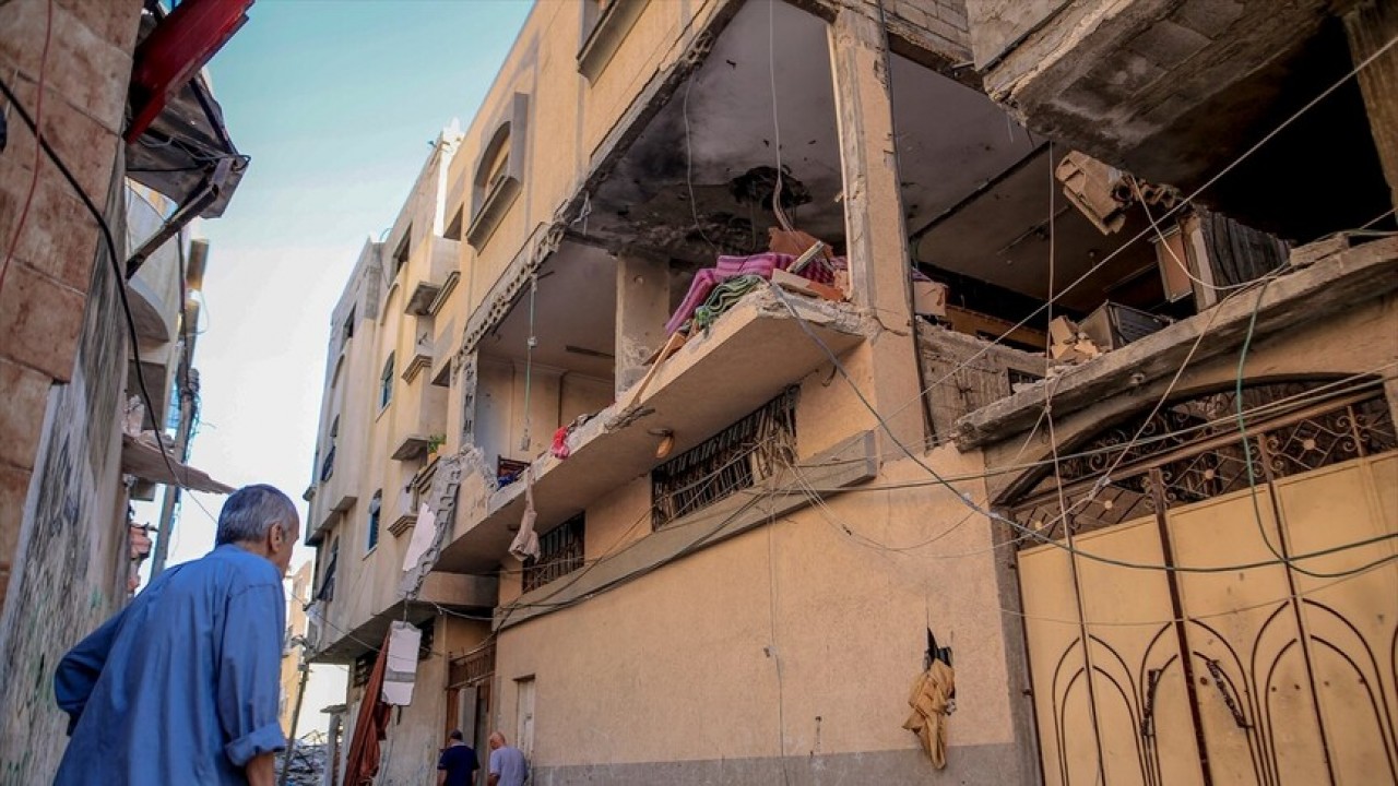 İsrail'in ateşkese rağmen Gazze'de düzenlediği saldırılarda 5 Filistinli hayatını kaybetti